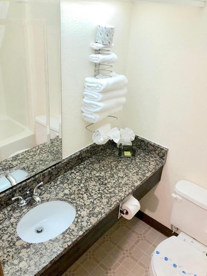 Bicentennial Inn Buckhannon Bagian luar foto