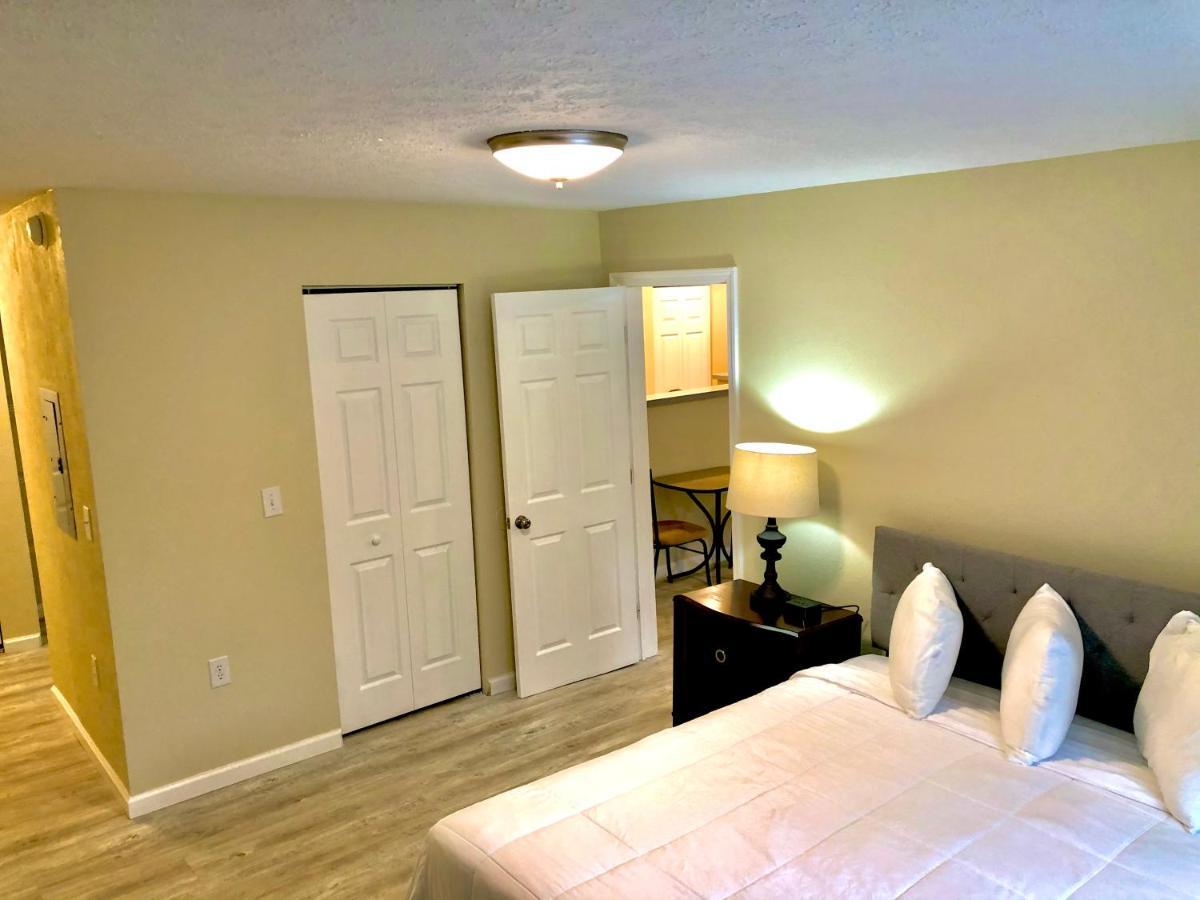 Bicentennial Inn Buckhannon Bagian luar foto