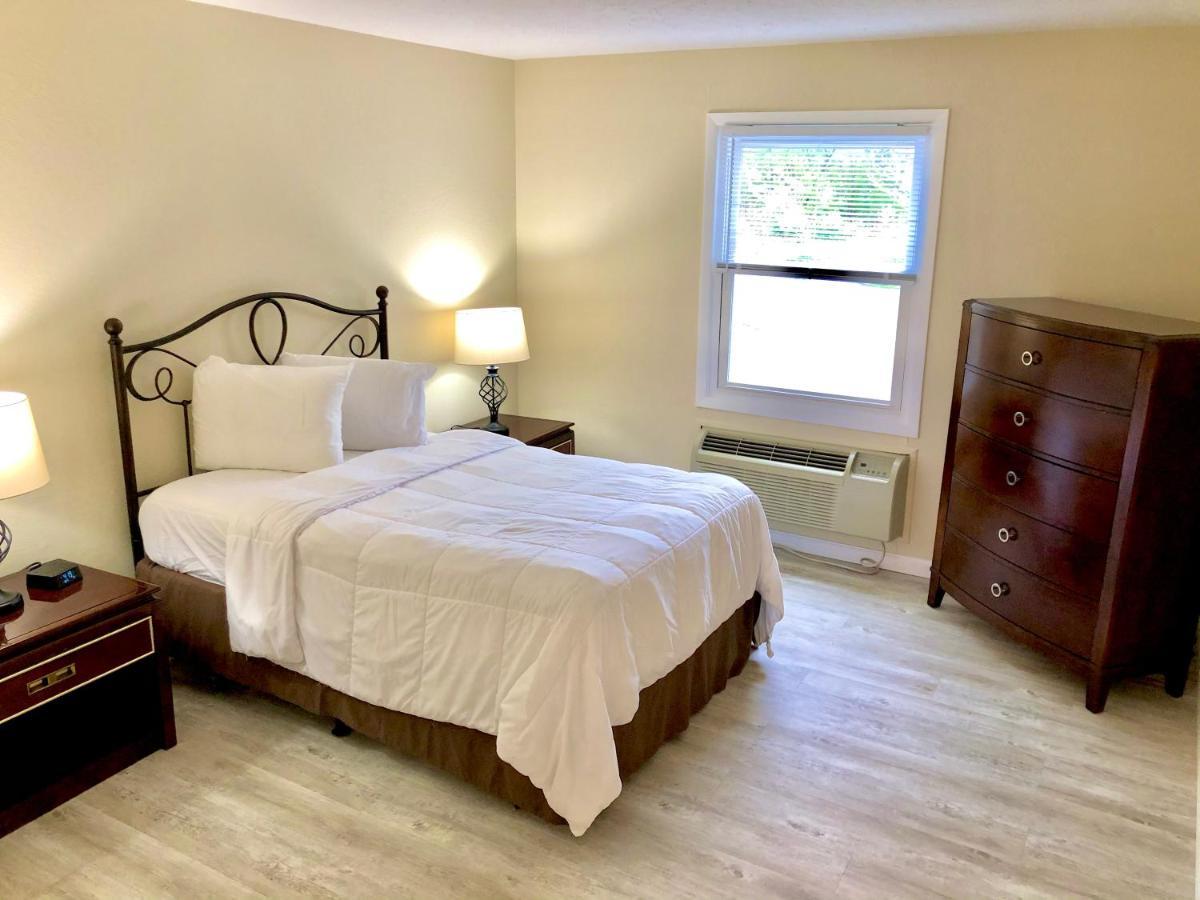 Bicentennial Inn Buckhannon Bagian luar foto