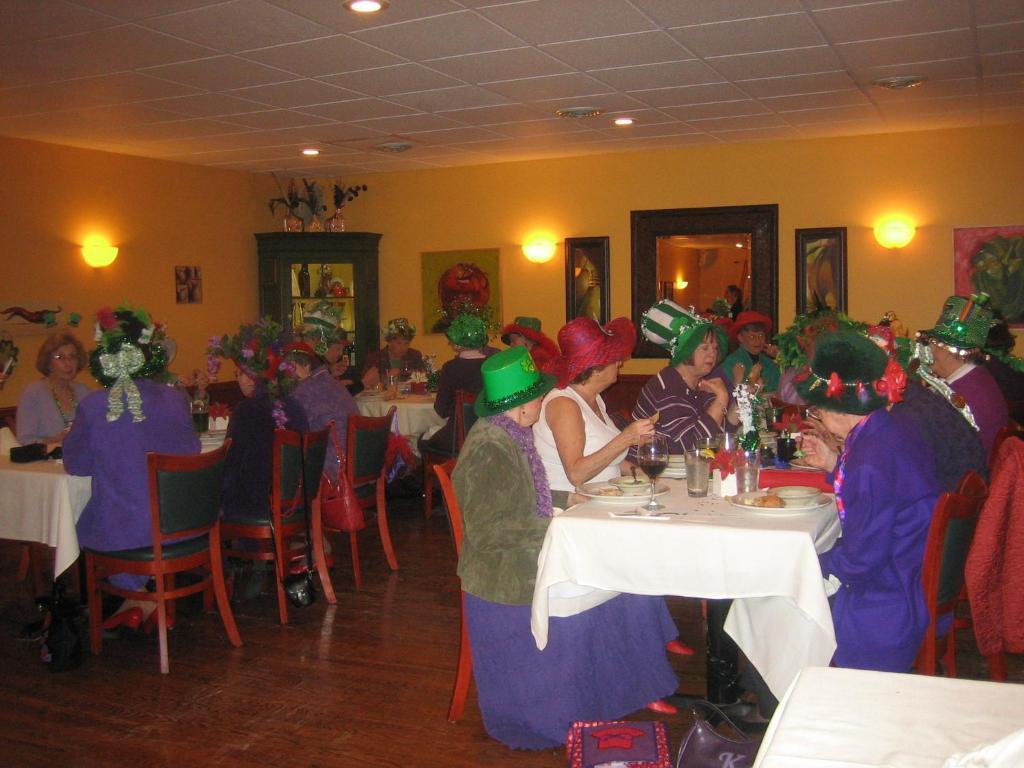 Bicentennial Inn Buckhannon Bagian luar foto