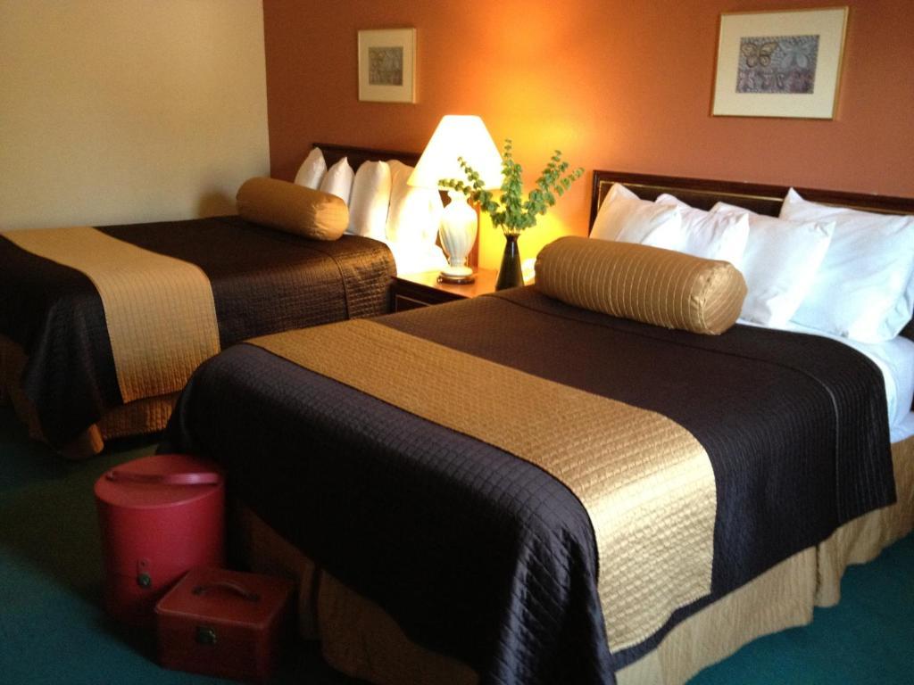 Bicentennial Inn Buckhannon Ruang foto