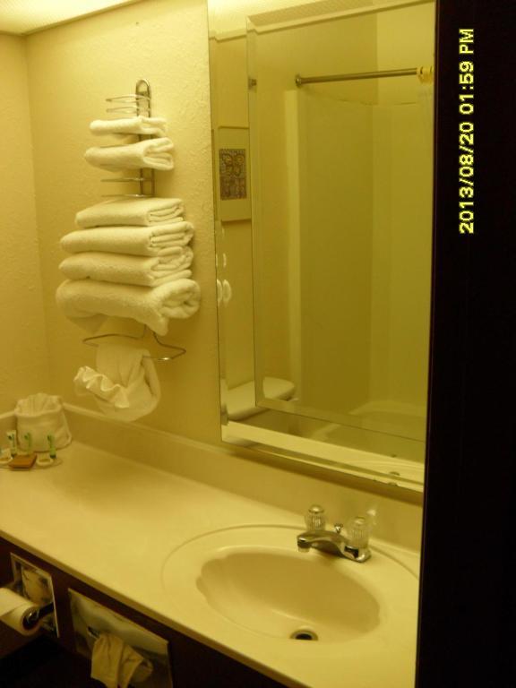 Bicentennial Inn Buckhannon Ruang foto