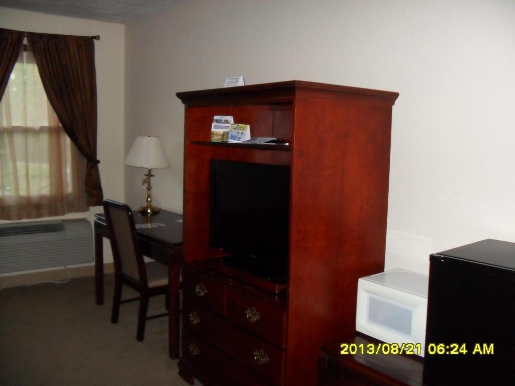 Bicentennial Inn Buckhannon Ruang foto
